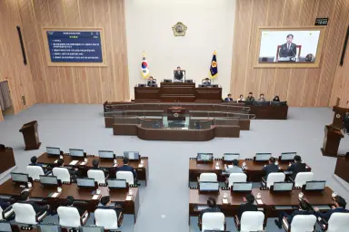제438회 임시회 기획실 소관 출연계획안 등 83개 의안 처리