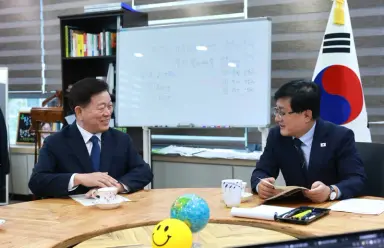 박승원 광명시장, 김성환 기후부 장관 만나 ‘탄소중립 선도 지방정부 100’ 국가사업 신설 건의