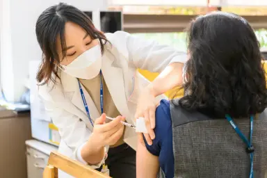 “코로나19 예방접종 챙기세요”… 양천구, 고위험군 대상 무료 접종 실시