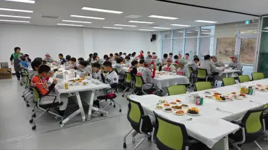 결성면 새마을부녀회, 야구 꿈나무 위한 따뜻한 급식 봉사