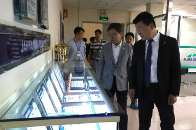 신용한 지사, 베트남 진출기업 찾아 현장 목소리 청취