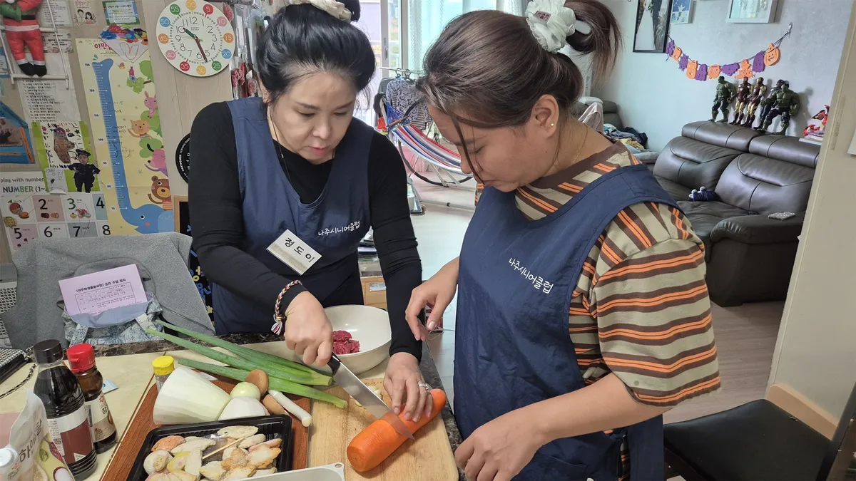 aT·한국노인인력개발원, 시니어 한식교육 일자리 협약 체결