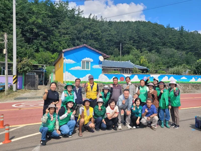 새마을운동합천군지회, 벽화사업 실시(덕정마을 아름다운 벽화로 활력 더해