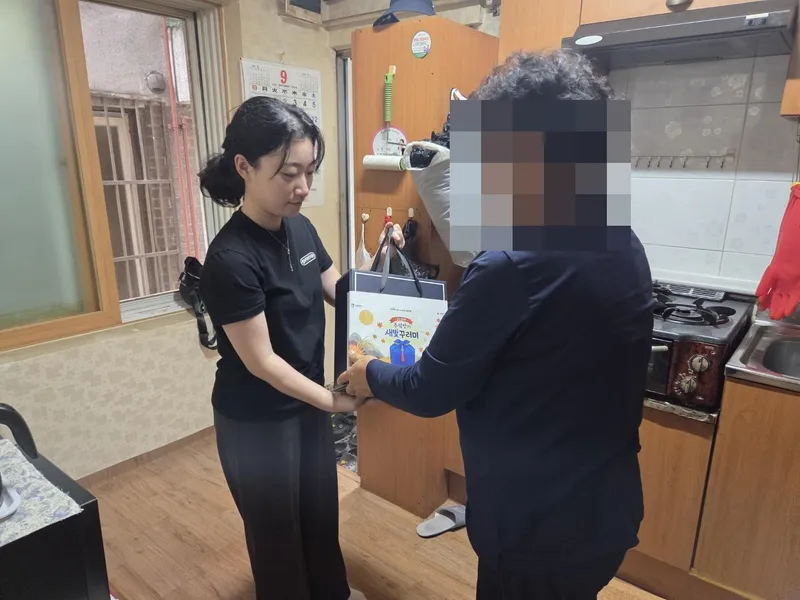 수원특례시, 추석 연휴에도 빈틈없는 돌봄… ‘새빛꾸러미’ 300가구 전달