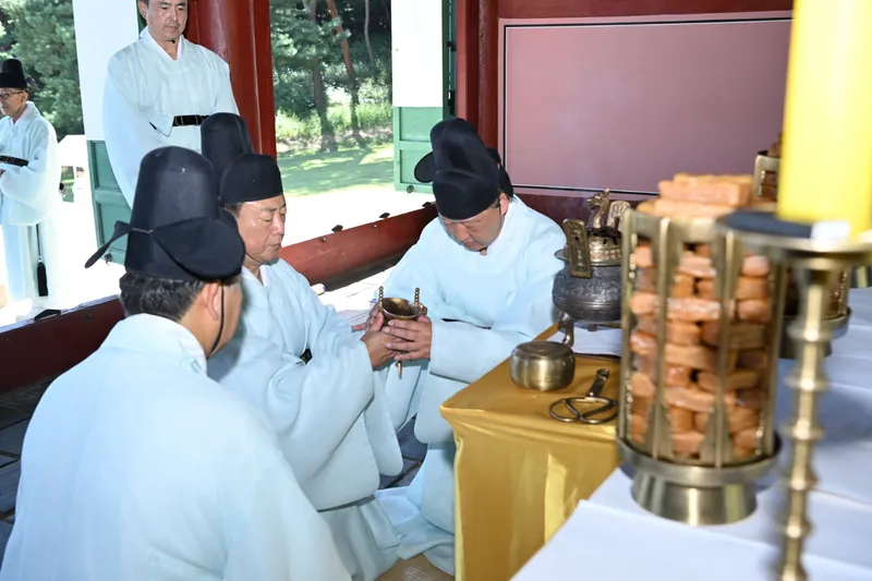 신동화 구리시장, 동구릉 숭릉기신제향 초헌관 맡아 제례 봉행