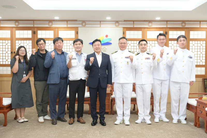 예산군, 윤봉길함 부대원과 친선교류… 헌혈증 77장으로 나눔 실천