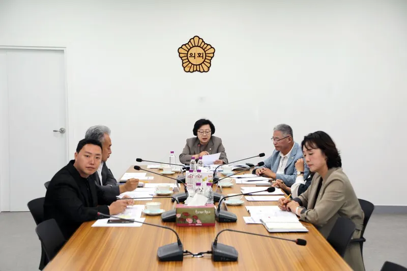 양양군의회, 집행부와 의원간담회 개최