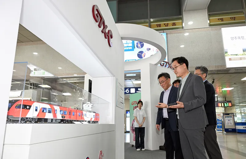 강현석 의정부시 부시장, 수도권광역급행철도(GTX-C) 착공 기념 홍보관 방문...사업 추진 상황 점검