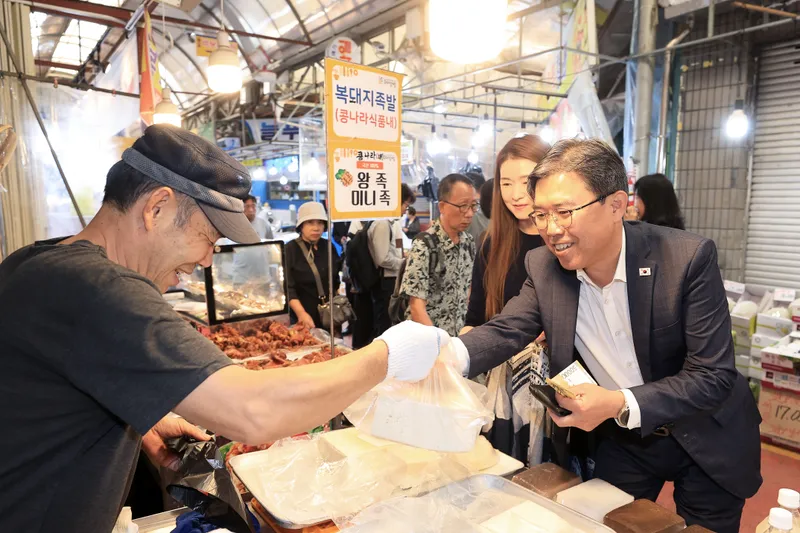이상식 의장 추석 명절 맞아 전통시장 장보기