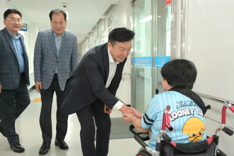 예산군, 추석 앞두고 사회복지시설 찾아 따뜻한 정 나눠