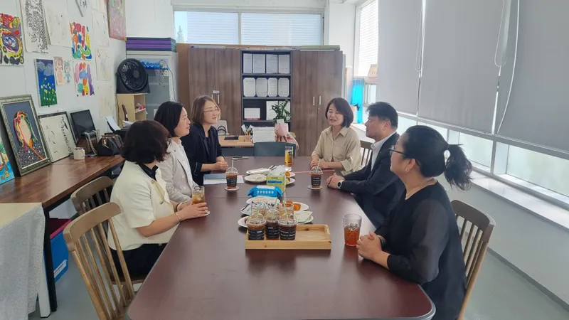 예산군, 장애인부모회 예산지회 찾아 명절 온정 나눠