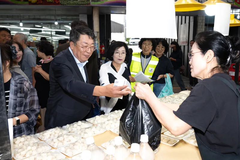 제천시, 추석맞이 전통시장 장보기로 지역경제에 활력