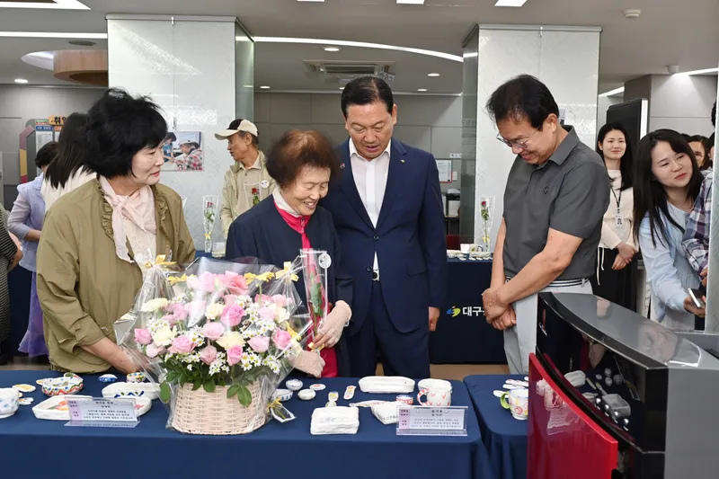 대구 남구보건소, 인지강화교실 도자기 작품 전시회 개최