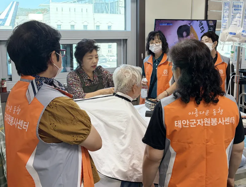 ‘흰 가운에 온기를 더하다’ 태안군 보건의료원의 따스한 처방전