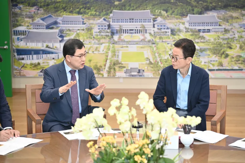 주낙영 경주시장, 이철우 도지사 면담…지역 핵심 현안 지원 건의