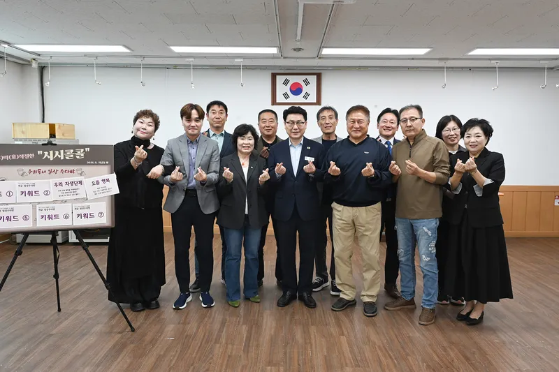 김원기 시장, 자금동서 [시시콜콜]...주민들과 격의 없는 현장 소통