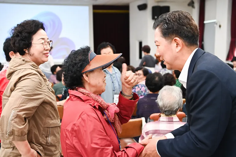 "구미의 변화, 어르신과 나눈다"…김장호 시장, 구미노인대학 특강