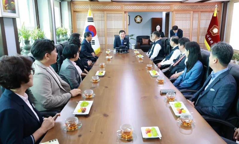 논산시의회, 대만 대계구농회 연수단 접견