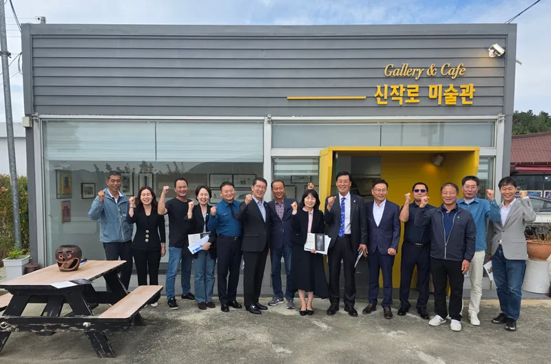 정읍 덕천 신작로미술관서 최한주 특별전 ‘저 달과 별’