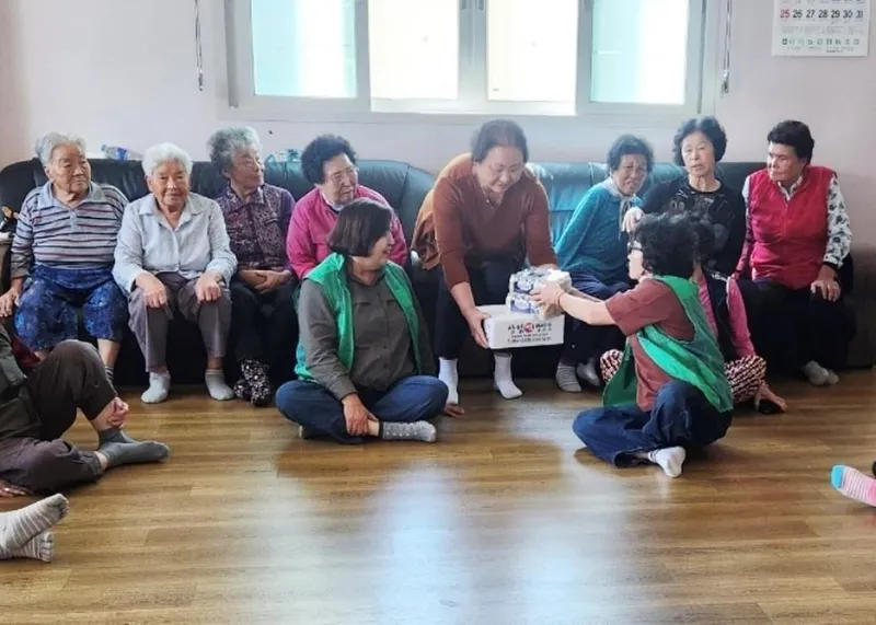 함양 지곡면 새마을회, 22개 전 마을에 온정 담은 떡·음료 나눔