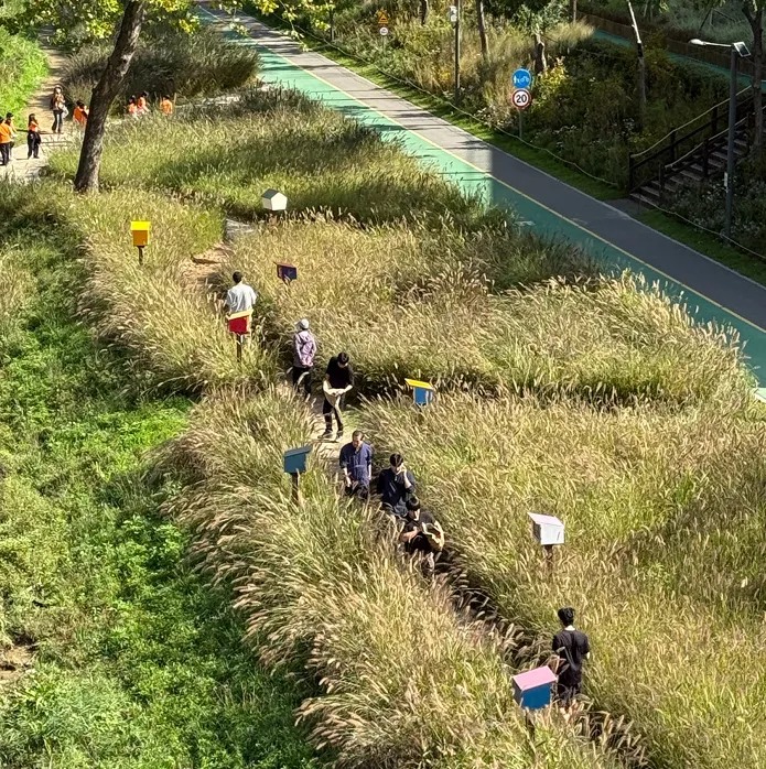 양재천 산책길이 작은 미술관으로…강남구, ‘야외 미니 갤러리’ 운영