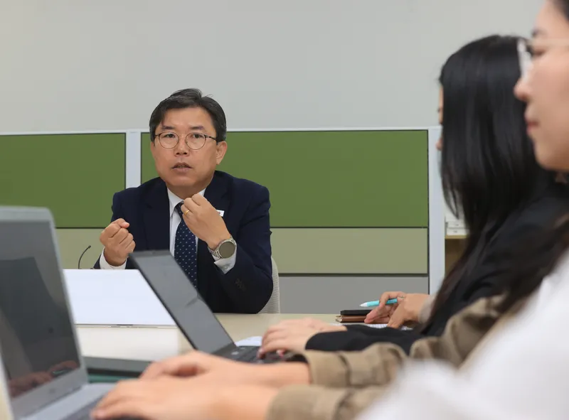 이상식 의장 “의원·상임위 중심 역동적 의회 만들 것”