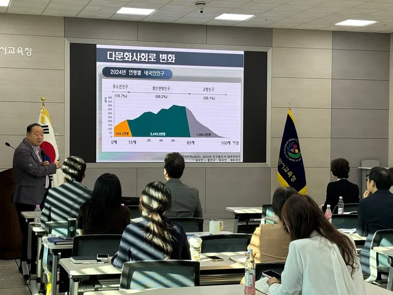 부산광역시교육청(교육감 김석준)은 지난 6일 오후 시교육청 별관 국제회의실에서 초·중·고 희망 교원, 업무 담당자 등 60여 명을 대상으로 ‘교육정책 아카데미’를 열었다