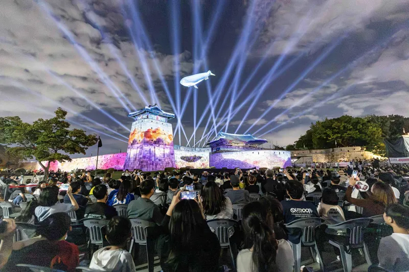 2026 수원화성 미디어아트, 18일 동안 68만 명 찾았다