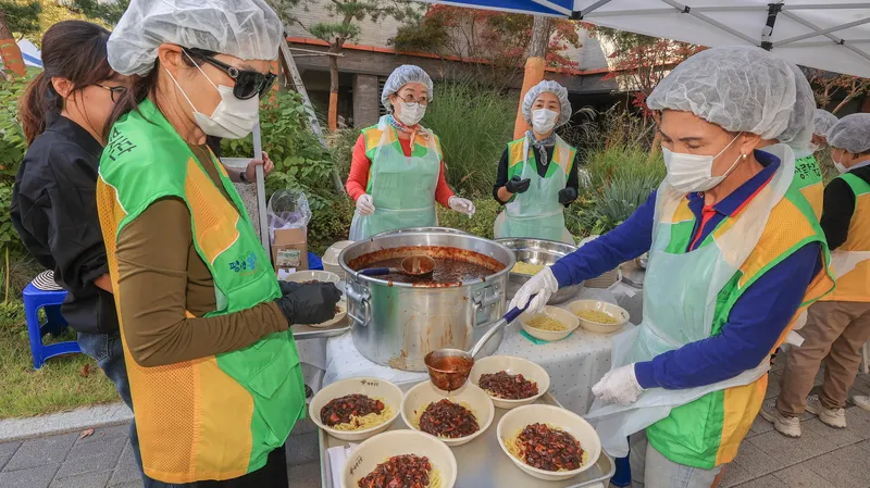 과천시, 민관이 함께한 ‘과종사 짜장데이’ 성황리 개최