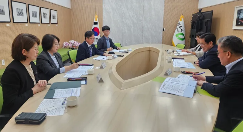 청주시·충북대, 대학 통합 무산 위기 극복 위해 머리 맞대