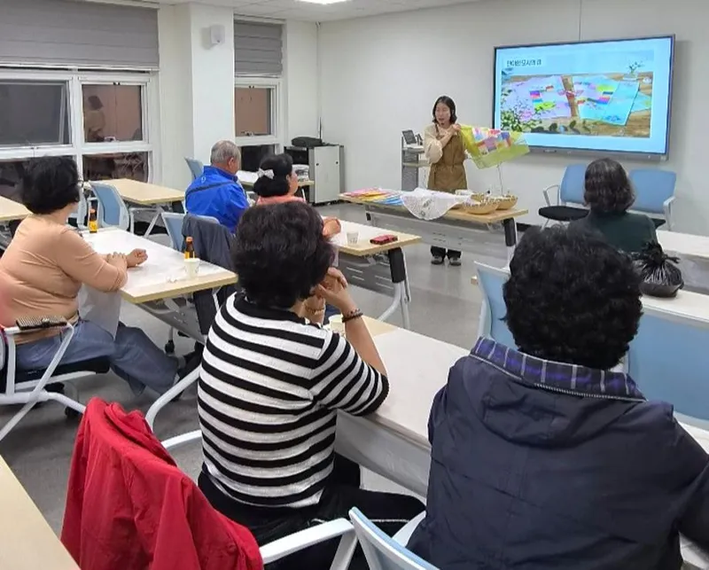 ‘그때 그 시절, 참 고왔지’ 태안군, 손끝으로 엮어낸 추억 한 자락, 마음 한 조각에 스민 사랑