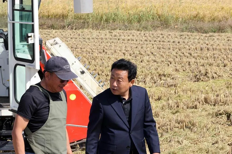 보도/해명-벼 수확기 맞아 농업인 격려 및 애로사항 청취