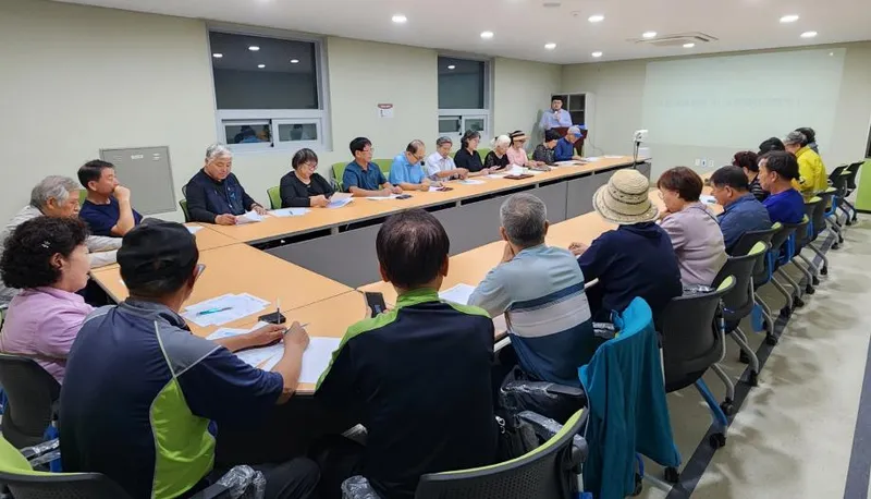 ‘어르신도 AI로 숏폼 만들어요’ 태안군, 읍․면 디지털 평생학습 호응 만점