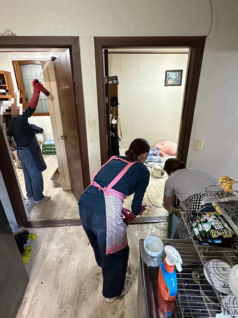 흥선동, 자원봉사자와 함께 쾌적한 보금자리 만들기