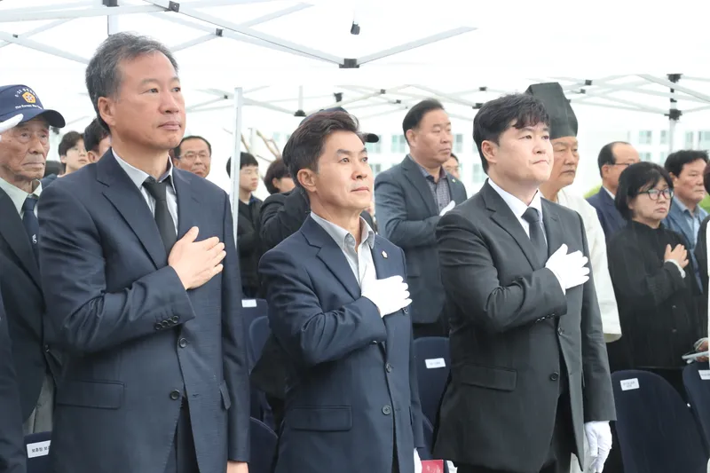 "학생들은 무대에, 후손들은 추모식에"…구미, 왕산 허위 선생 뜻 기렸다