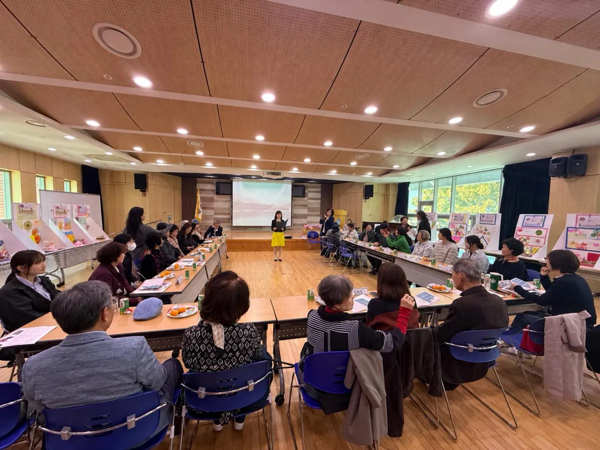 수원시 영통구치매안심센터, ‘하하호호 기억산책’ 작품전시회 개최