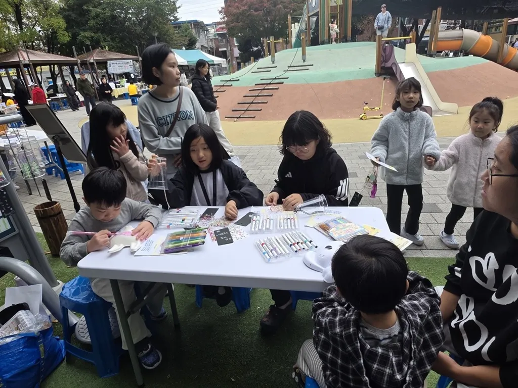 의정부시 다함께돌봄센터 10호점, 벌말마을축제서 재활용 체험 운영