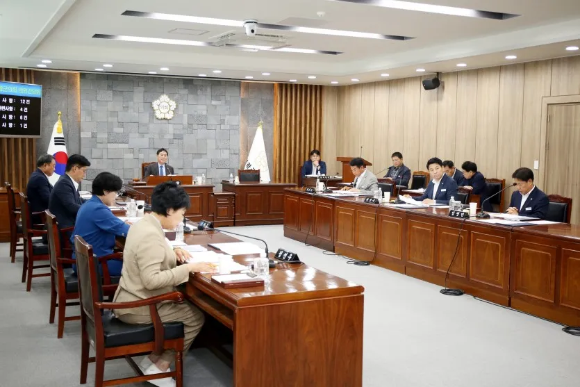 영광군의회 첫 간담회, 조직개편 행정 효율성 논의