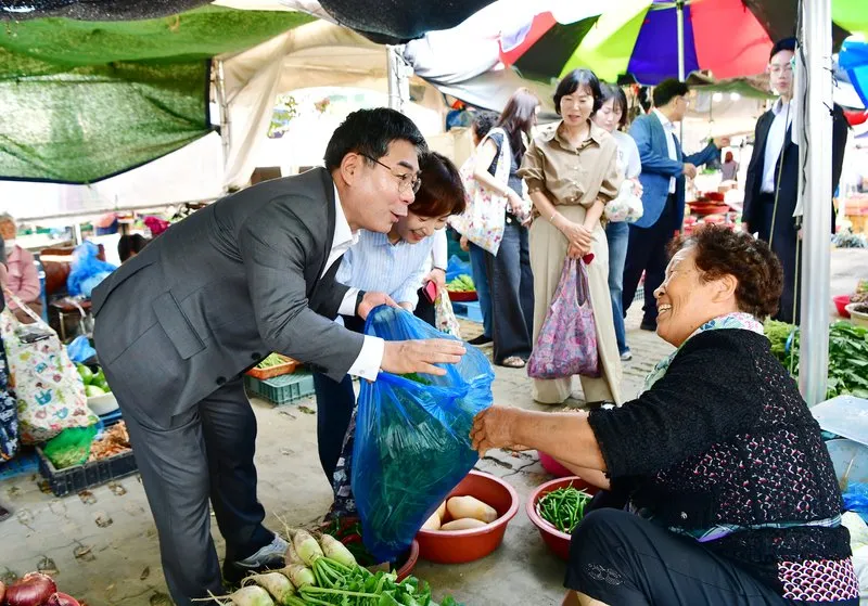 담양군, 추석맞이 전통시장 장보기 행사로 지역경제 활성화 나서