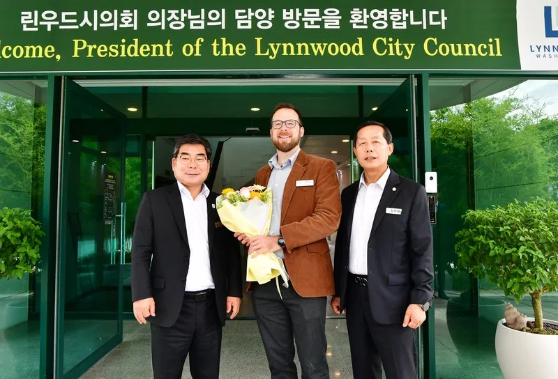 담양군, 미국 린우드시와 10년 우정 이어간다… 교류·협력 확대 - 의회 | 코리아NEWS