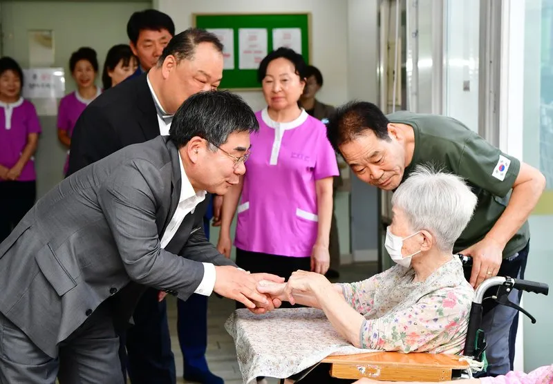 담양군, 추석 앞두고 취약계층 1800세대 위문품 전달 나서