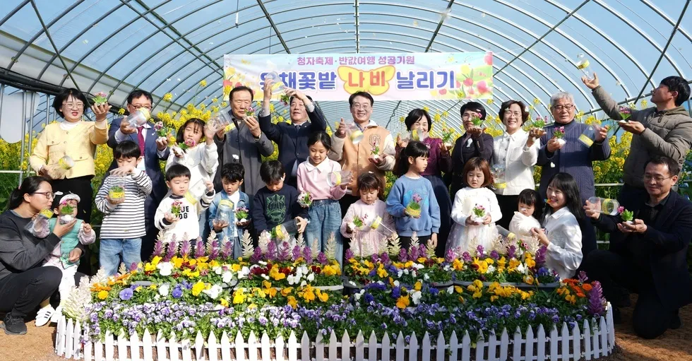 제54회 강진청자축제, 개막 이틀 만에 8만명 동원… 초대박 터졌다