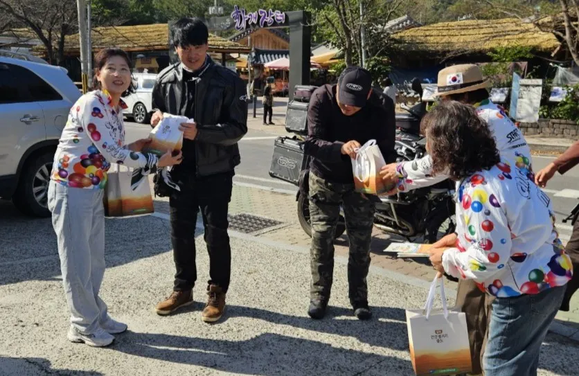 강진MTB동호회, 250km 라이딩으로 갈대축제·귀리쌀 홍보