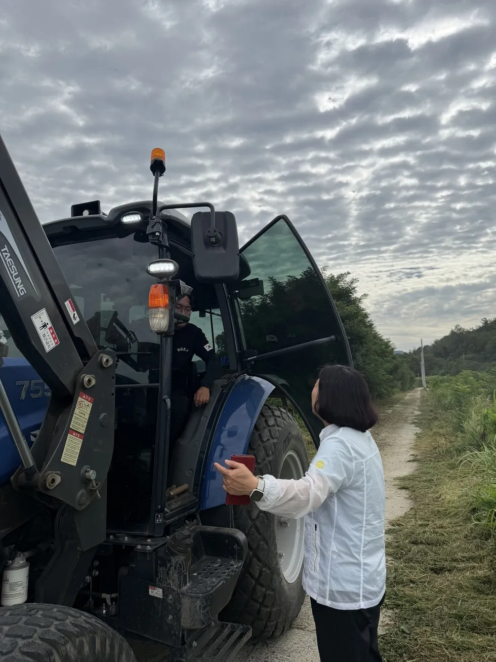 ‘깨끗한 작천, 청년이 만든다’… 작천면 청년회, 지역봉사 구슬땀 - 환경 | 코리아NEWS
