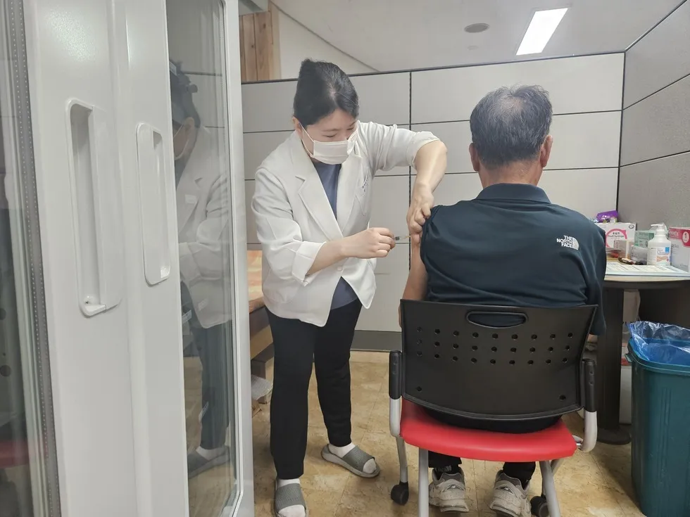 대상포진 걱정 끝! 강진군, 전남 최초 50세부터 무료 접종