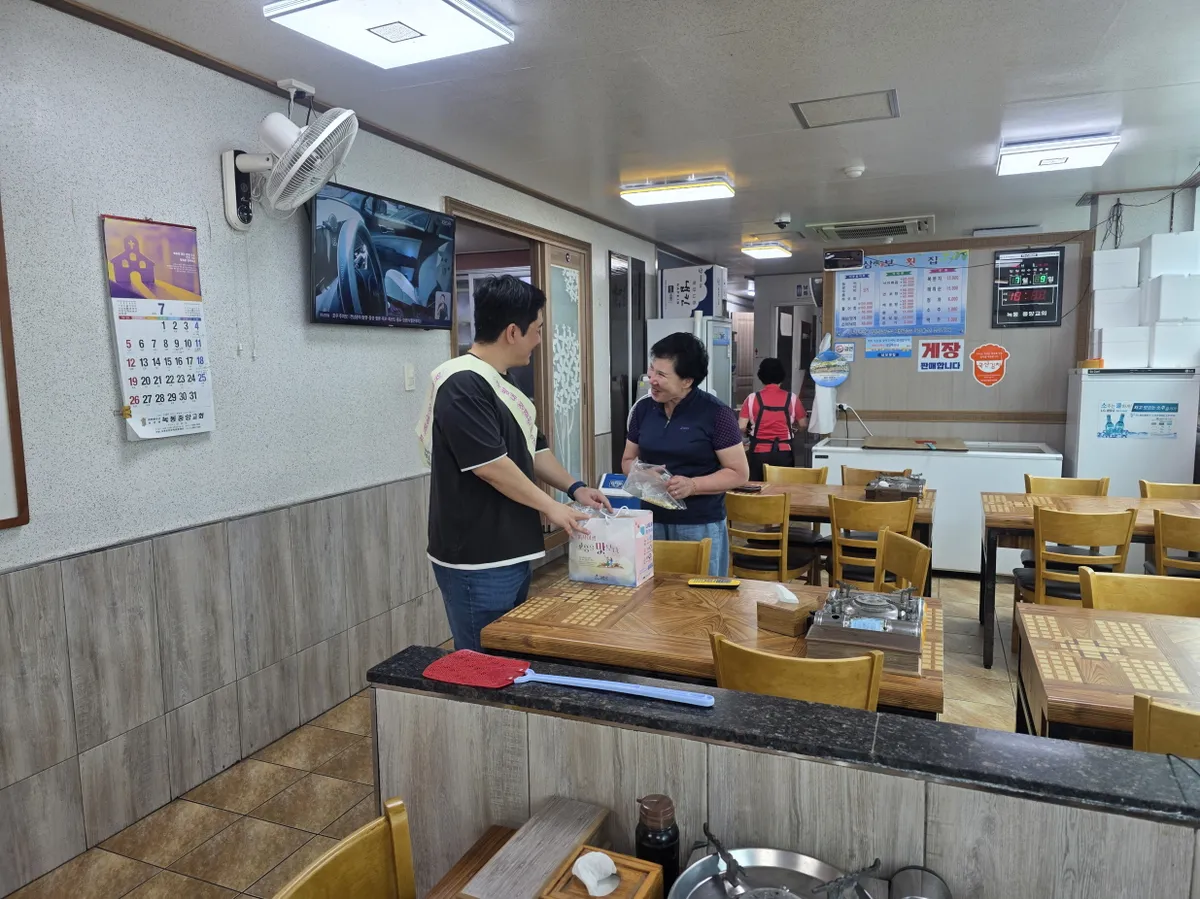 고흥군, 여름 휴가철 맞이 녹동항서 식품안전 캠페인 실시