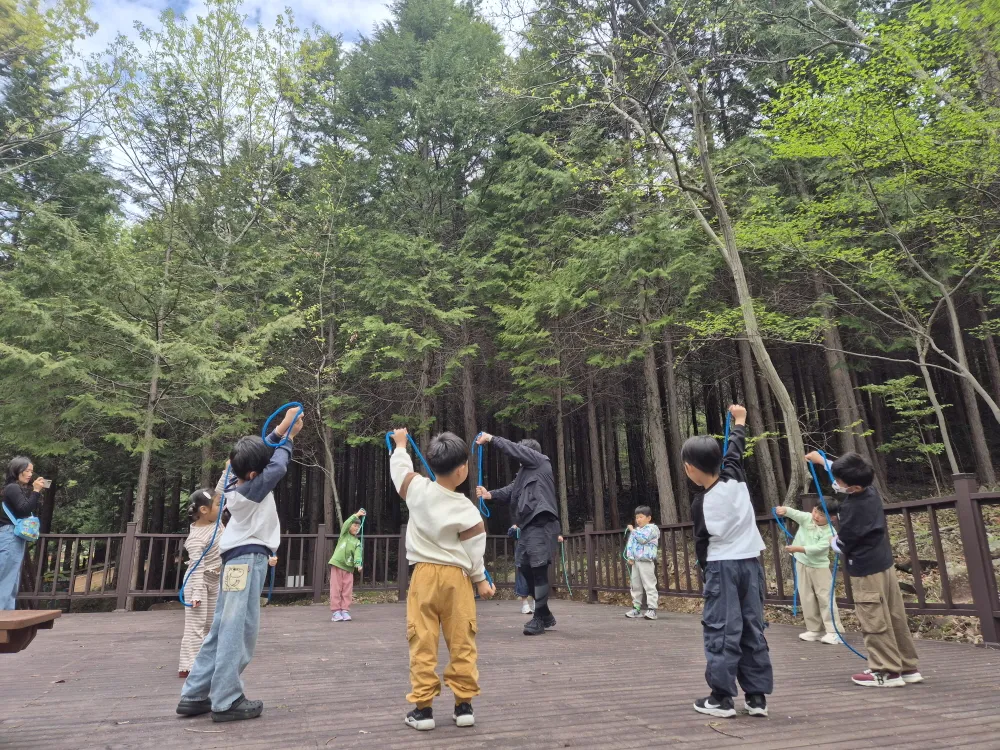 고흥군, ‘유아숲 교육 프로그램’ 큰 호응…숲에서 뛰노는 아이들 증가