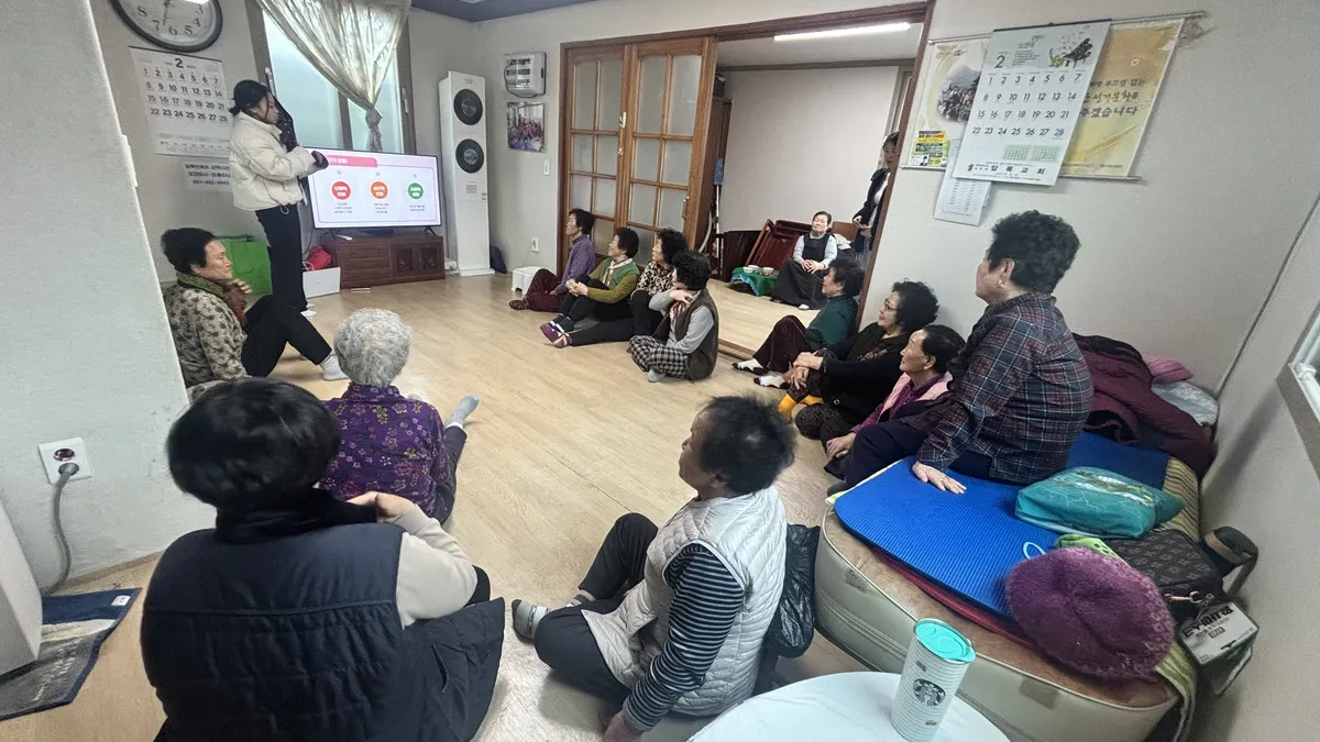 곡성군, ‘찾아가는 정신건강 이동상담실’로 농촌 어르신의 마음을 치유하다 - 복지 | 코리아NEWS