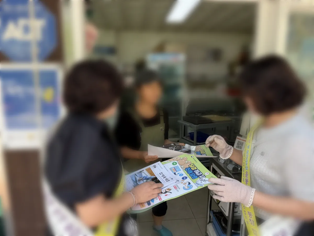 곡성군, 여름철 식중독 막기 총력…관내 음식점 대상 집중 점검