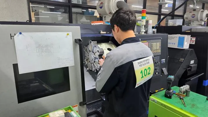 기술인재들의 격돌장…‘2026 광주기능경기대회’ 개막 - 교육 | 코리아NEWS